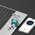 CELEBRAT earphones με θήκη φόρτισης W63