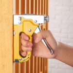 DELI καρφωτικό χειρός συνδετήρων DL238104 με 6000x συνδετήρες