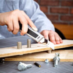 DELI μεταλλικό κοπίδι με ασφάλεια DL4255