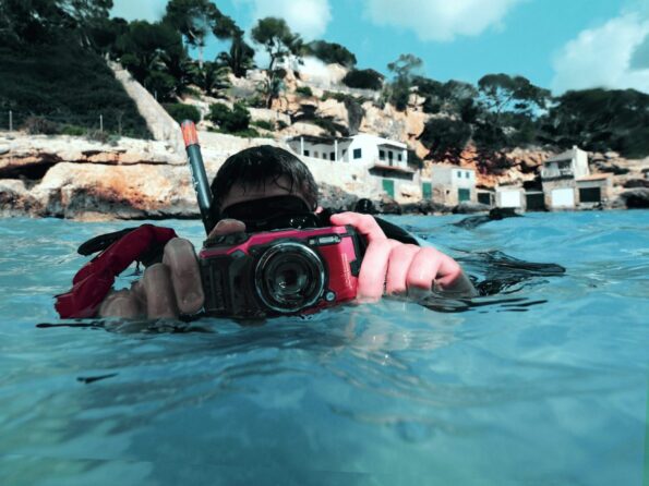 Tough_TG-6_red_CHS-09__Mood_003-scaled