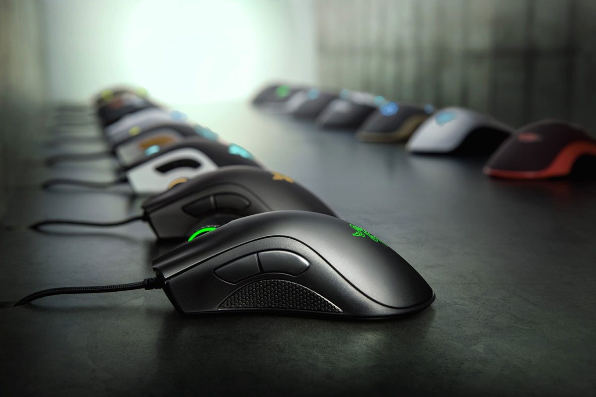 https___hybrismediaprod.blob_.core_.windows.net_sys-master-phoenix-images-container_h4d_hd6_9081445679134_razer-deathadder-essential-gallery03-gaming-mouse
