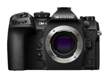 Olympus OM System OM-1 II body black w. CB-USB13 USB cable,  Shoulder strap, BLX-1 Li-ion battery